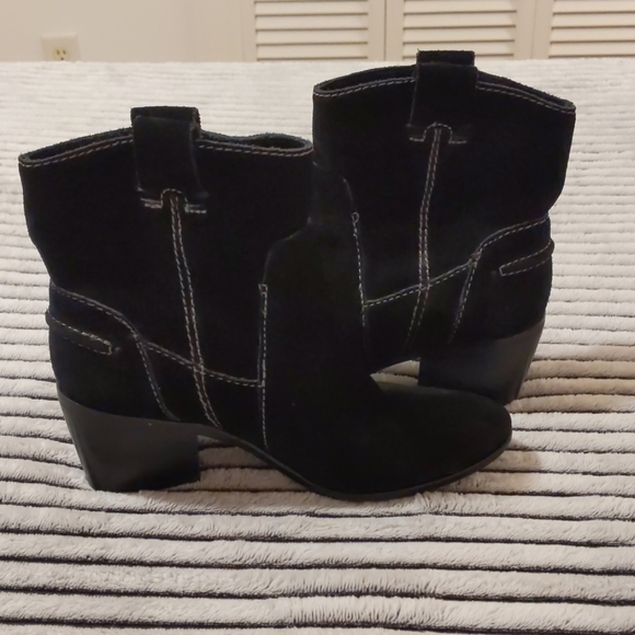 Vince Camuto booties - Picture 2 of 3
